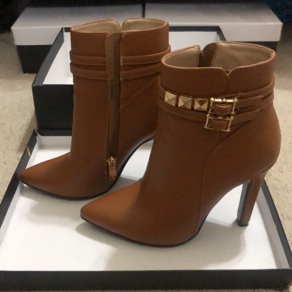 Beautiful Tan Mid-Calf Heels , size 6,  3inch ,only worn once. - Picture 1 of 8